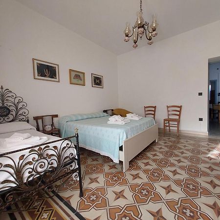 Casa Vacanze Zarinu Orgosolo Εξωτερικό φωτογραφία